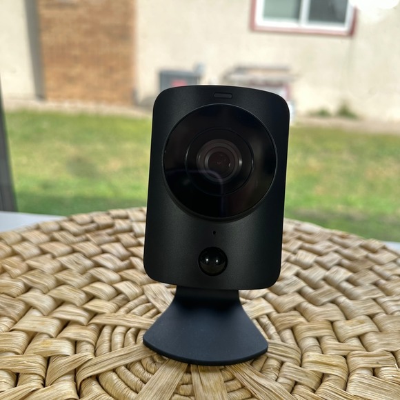 SimpliSafe Wireless Indoor Security Camera - Black - Model SSCM1 no cord - Picture 1 of 6